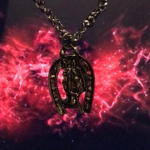 NWOT Unisex Horse head necklace